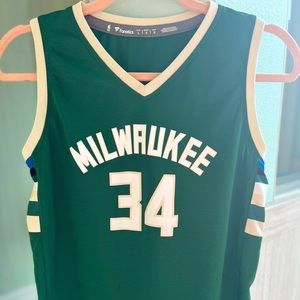 Authentic Fanatics Jersey. Gently used #34 Milwaukee Bucks Giannis Antetokounmpo